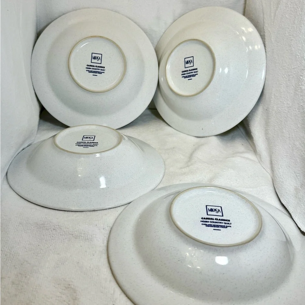 Mikasa Casual Classics Country Quilt dinnerware, rimmed soup bowls